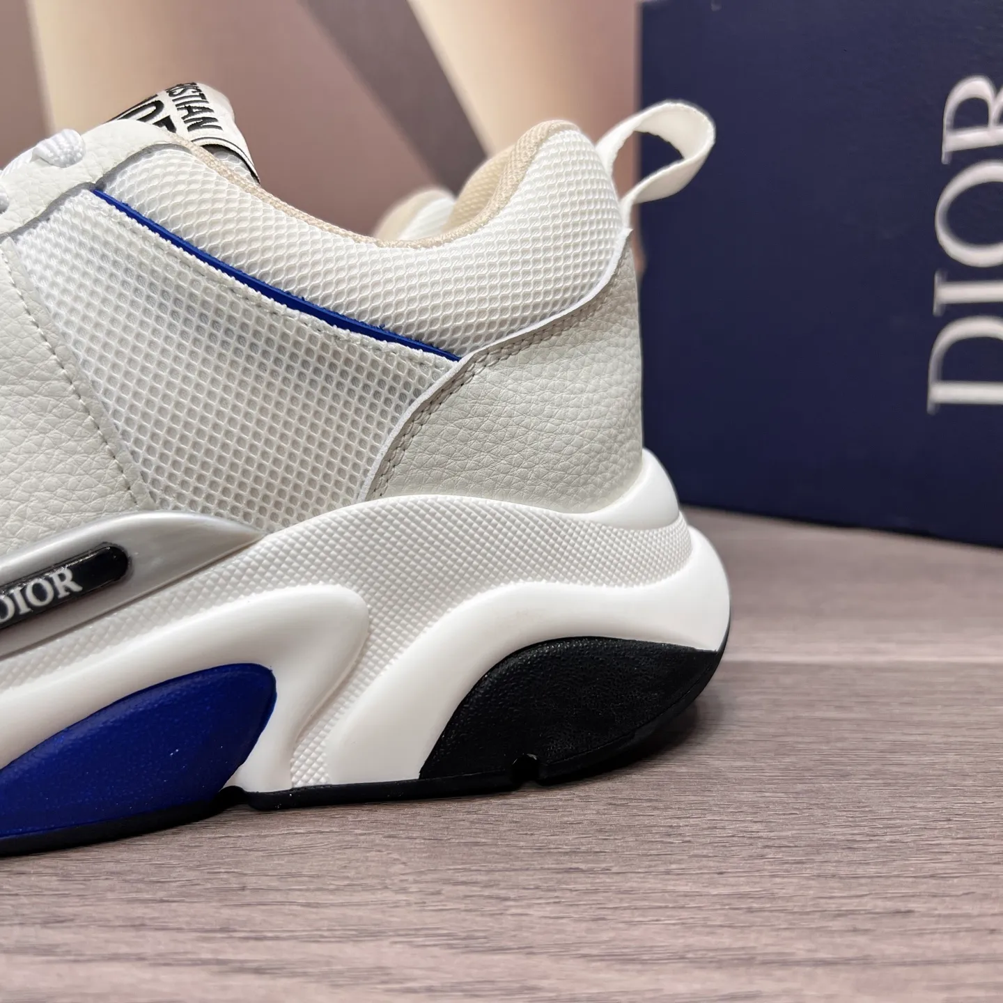 Factory price: 438💰Original Dior quality.~ Unique modern style sneakers. 🏃A must-have casual shoe for trendy men😍😍 Imported cowhide fabric, sheepskin foot pads (refuse to discolor and grind feet) soles: Original soles specially provided by the original factory, French lazy style design ⚠️Fit to the feet, original quality, super comfortable original soles. It’s like shooting the real thing🎬The real thing is better, high-quality sneakers, men’s shoe size: 38-44, (45 can be customized)